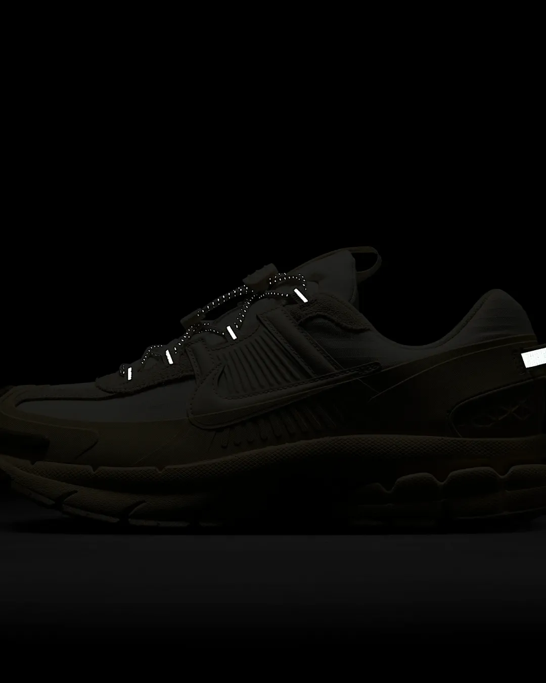 dynamic - movement Nike Zoom Vomero Roam "Light Khaki" Sneakers