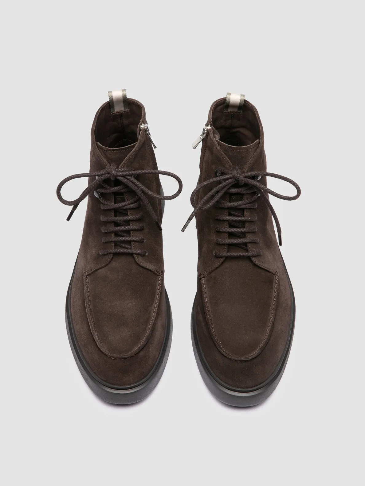 FRAME 004 - Brown Suede Lace-up Boots Sculpted durability Slim flexibility