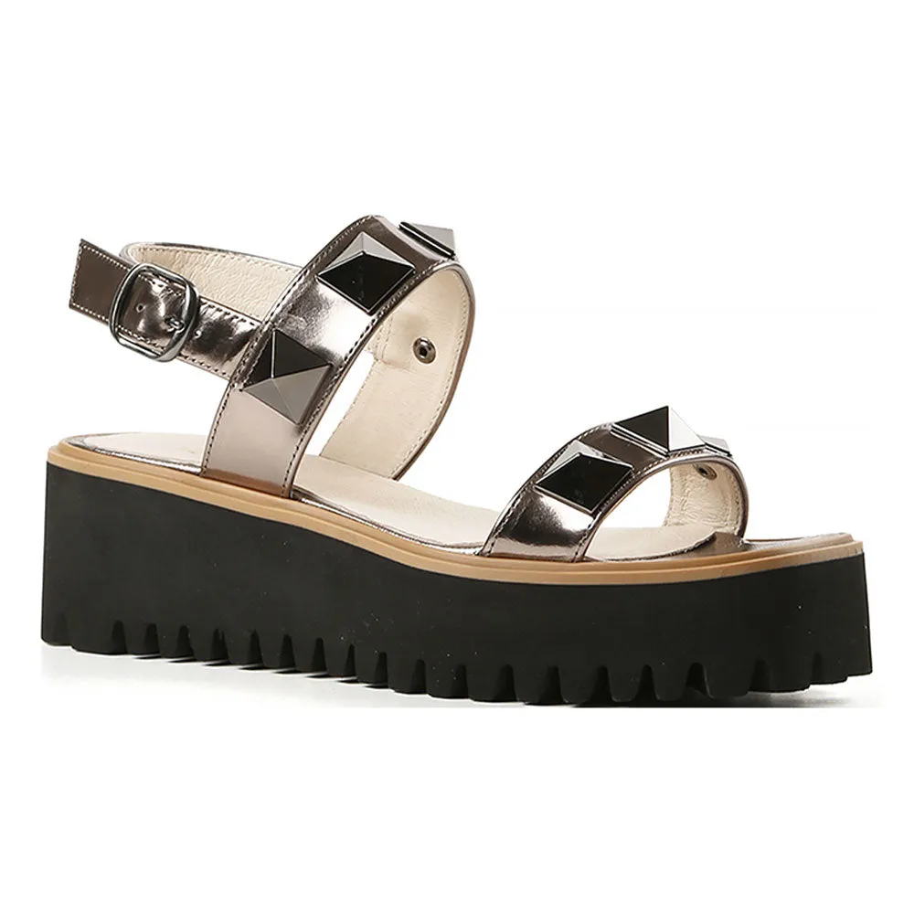 Sleek cushioning High Top Pyramid Stud Flatform Sandal