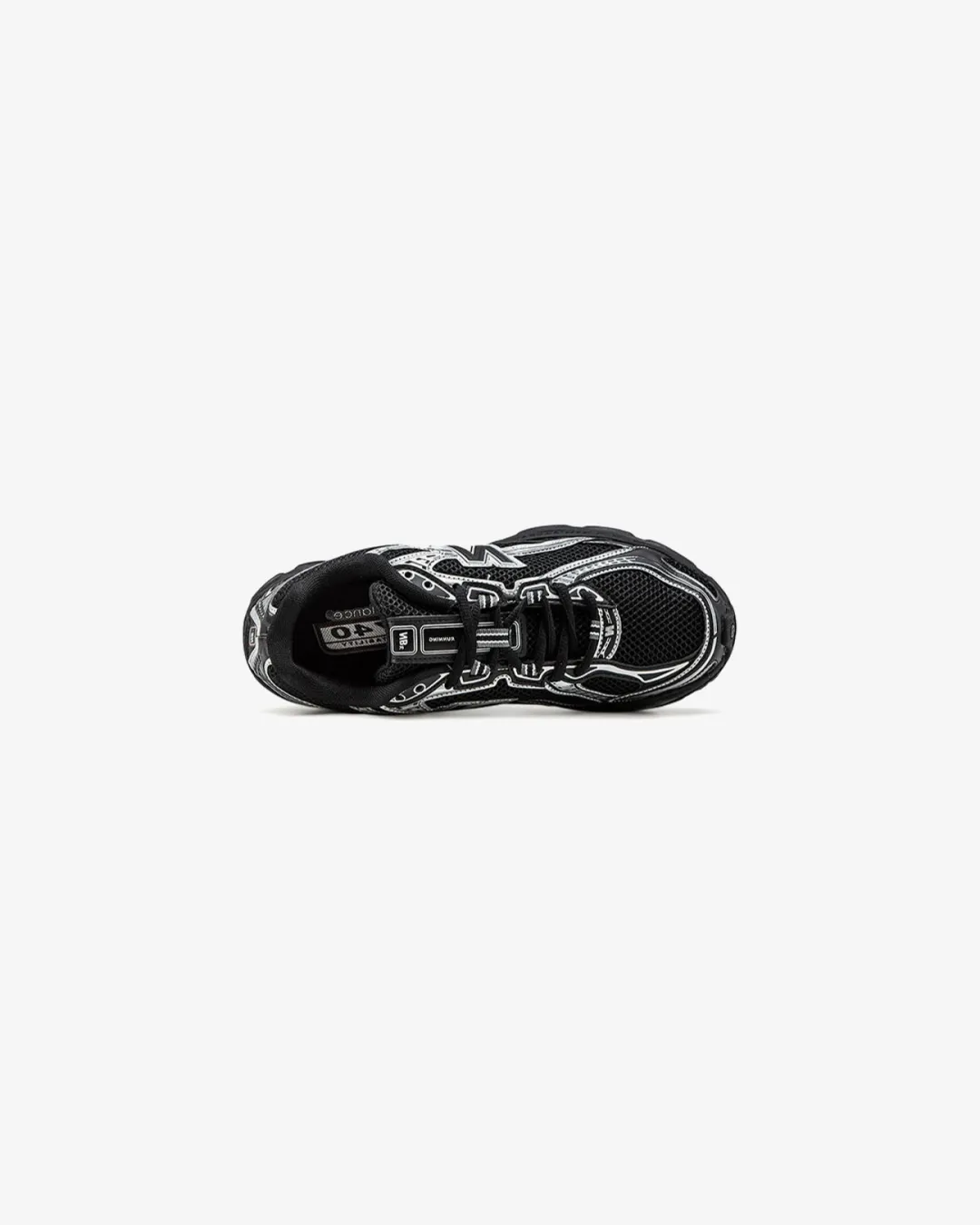 heel - hugging running for a way to stay successful New Balance 740 Retro Black Silver Sneakers
