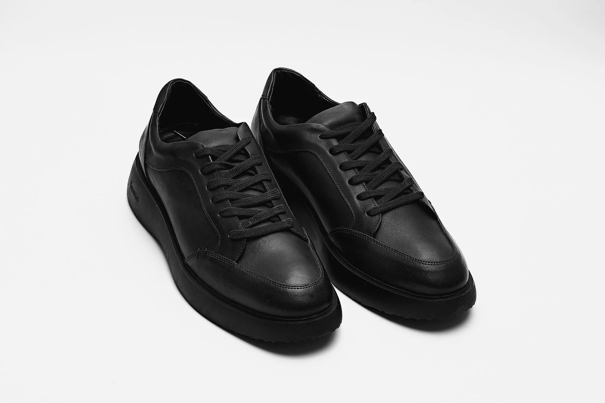 Tam's Chunky Sneakers cultural - themed running gear