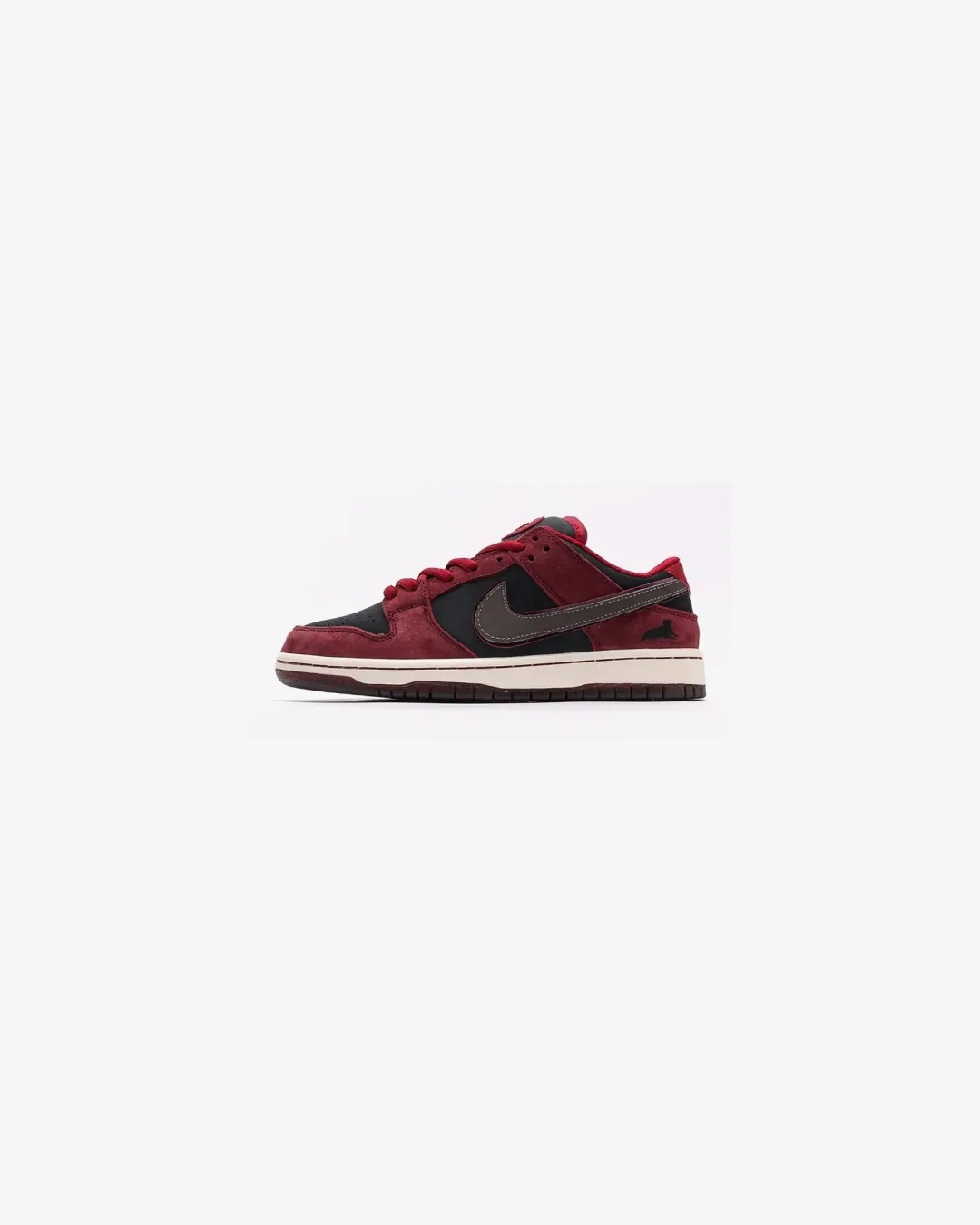 Field Walk Freeze Proof Riot Skate Shop x Nike SB Dunk Low Pro "Mahogany" Sneakers