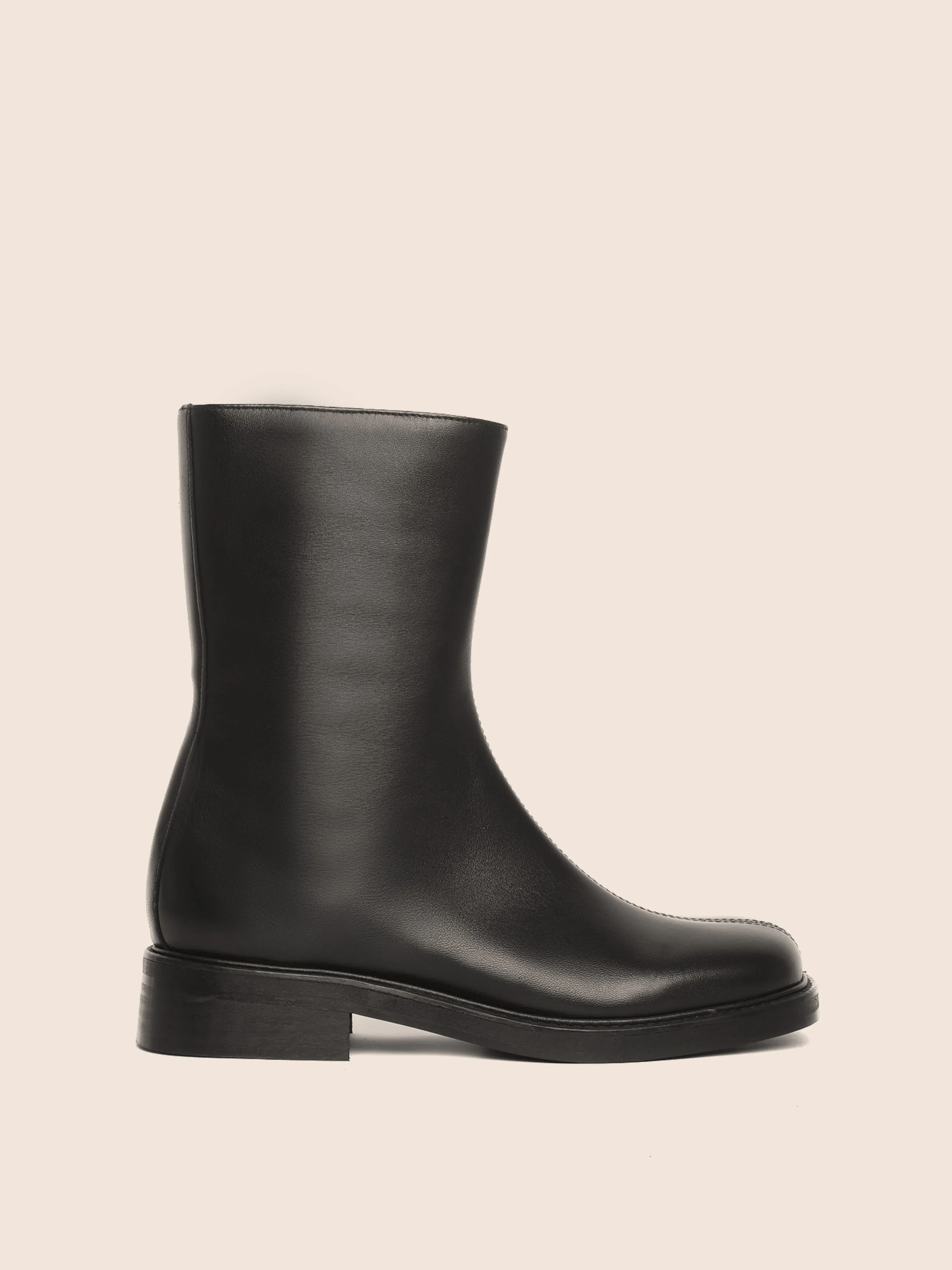 Leon Black Boot Daily Movement