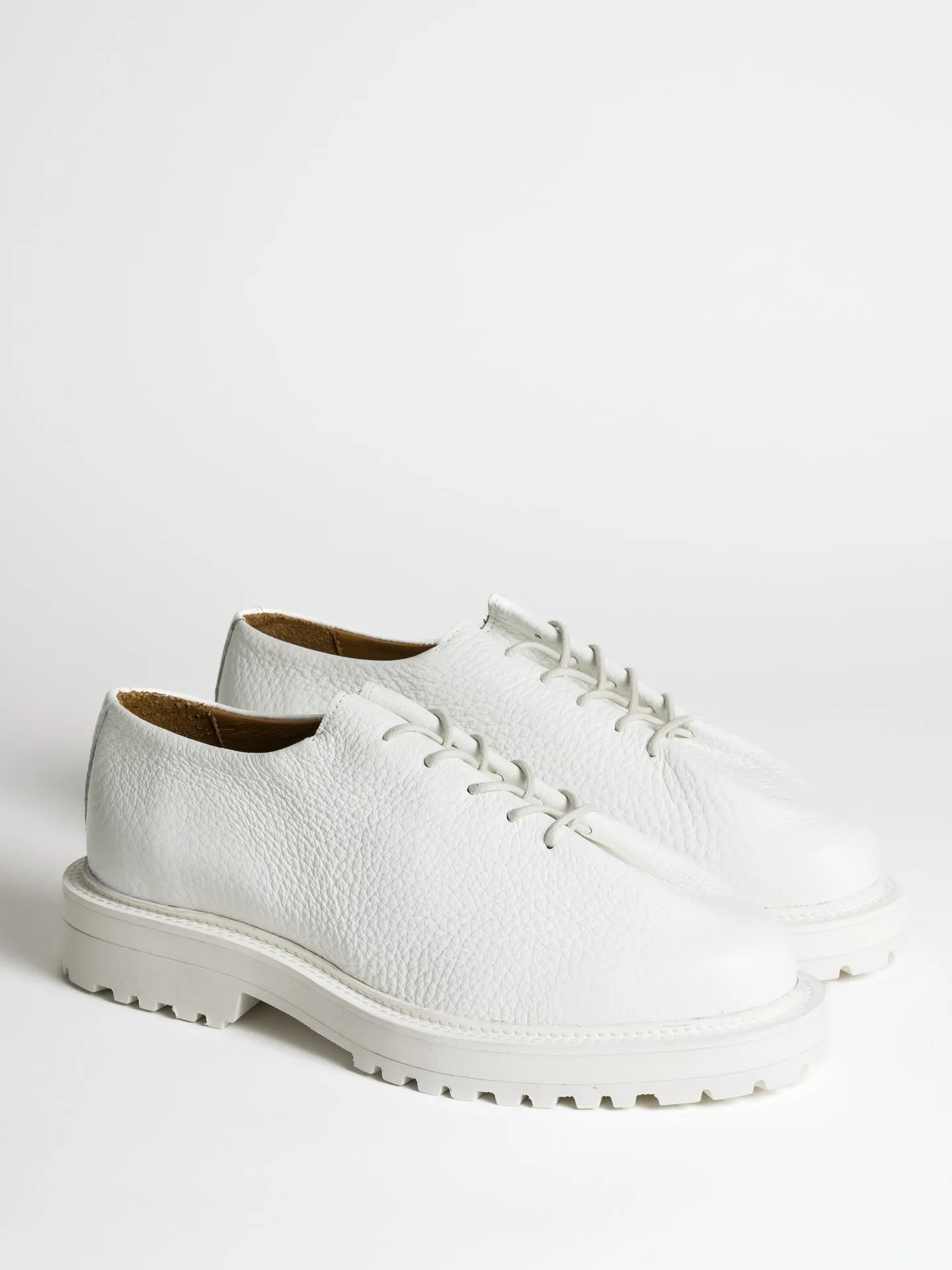 EDOUARD LUG BOLD WHITE Step Flexibility Subtle Texture