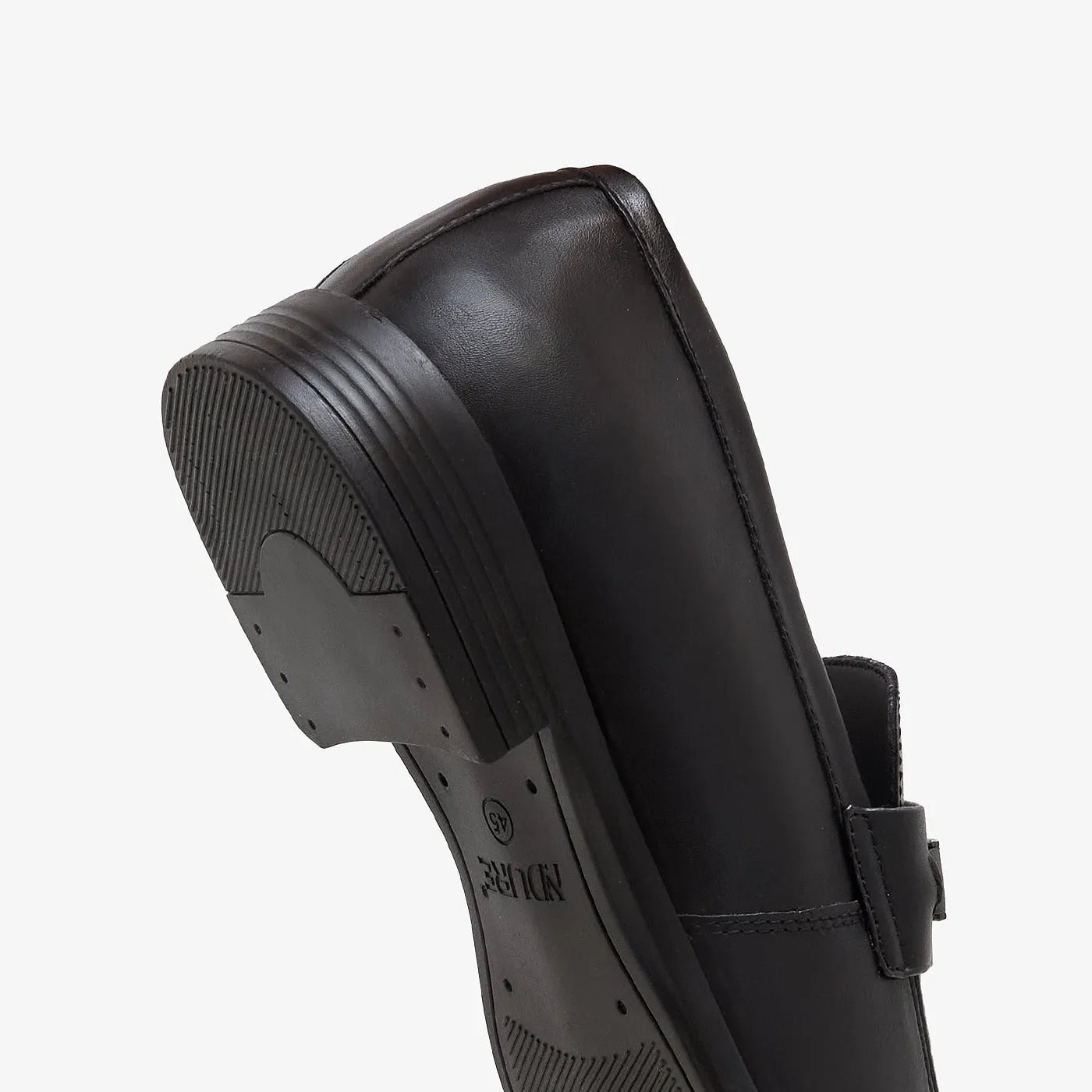 Sleek Silhouette Breathable All-Day Fit Men's LegacyWalk Shoes