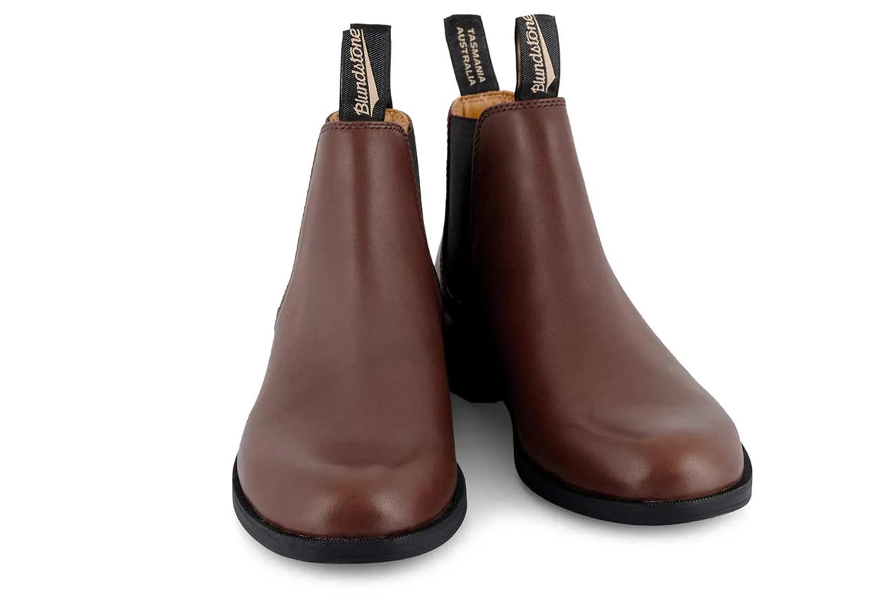 Hiking Style Blundstone #1902 Tan