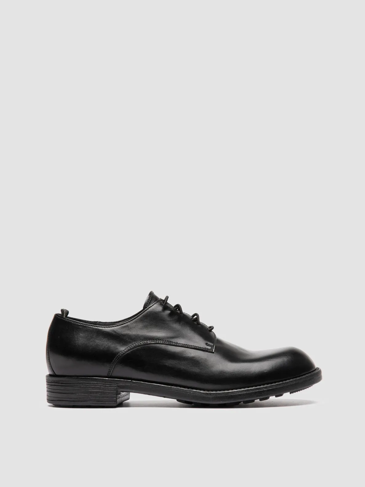 DIARY 009 - Black Leather Derby Shoes Travel Footwear