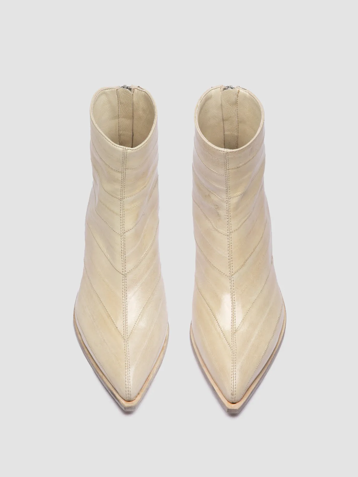 NOELIE DD 109 - Off White Leather Zipped Boots Test Hike