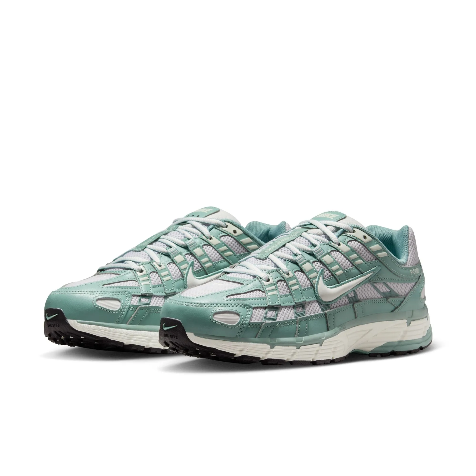 Velvet Rich W NIKE P-6000