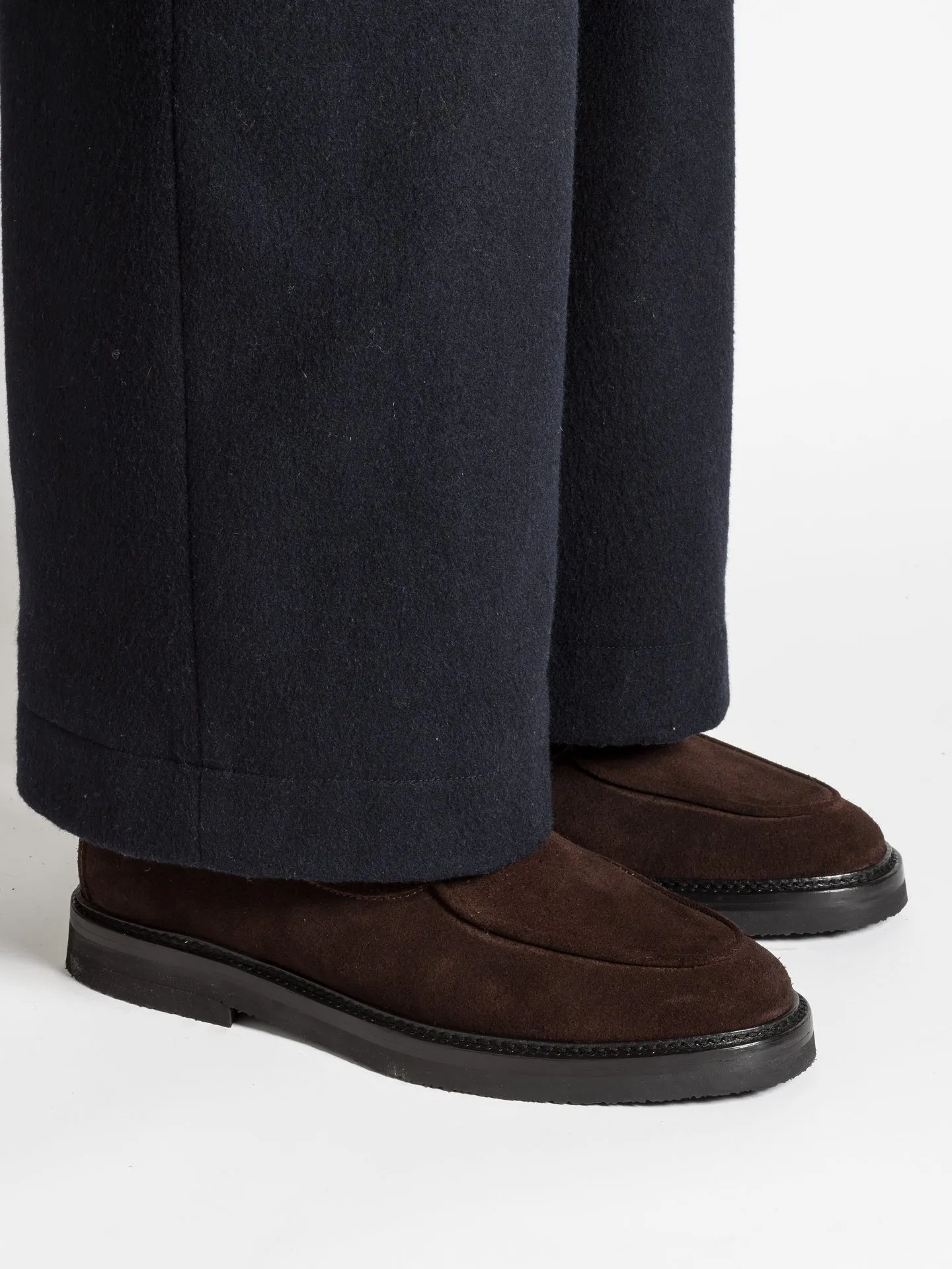 ALEXIS MOGANO Practical Fit Elegant Shoes