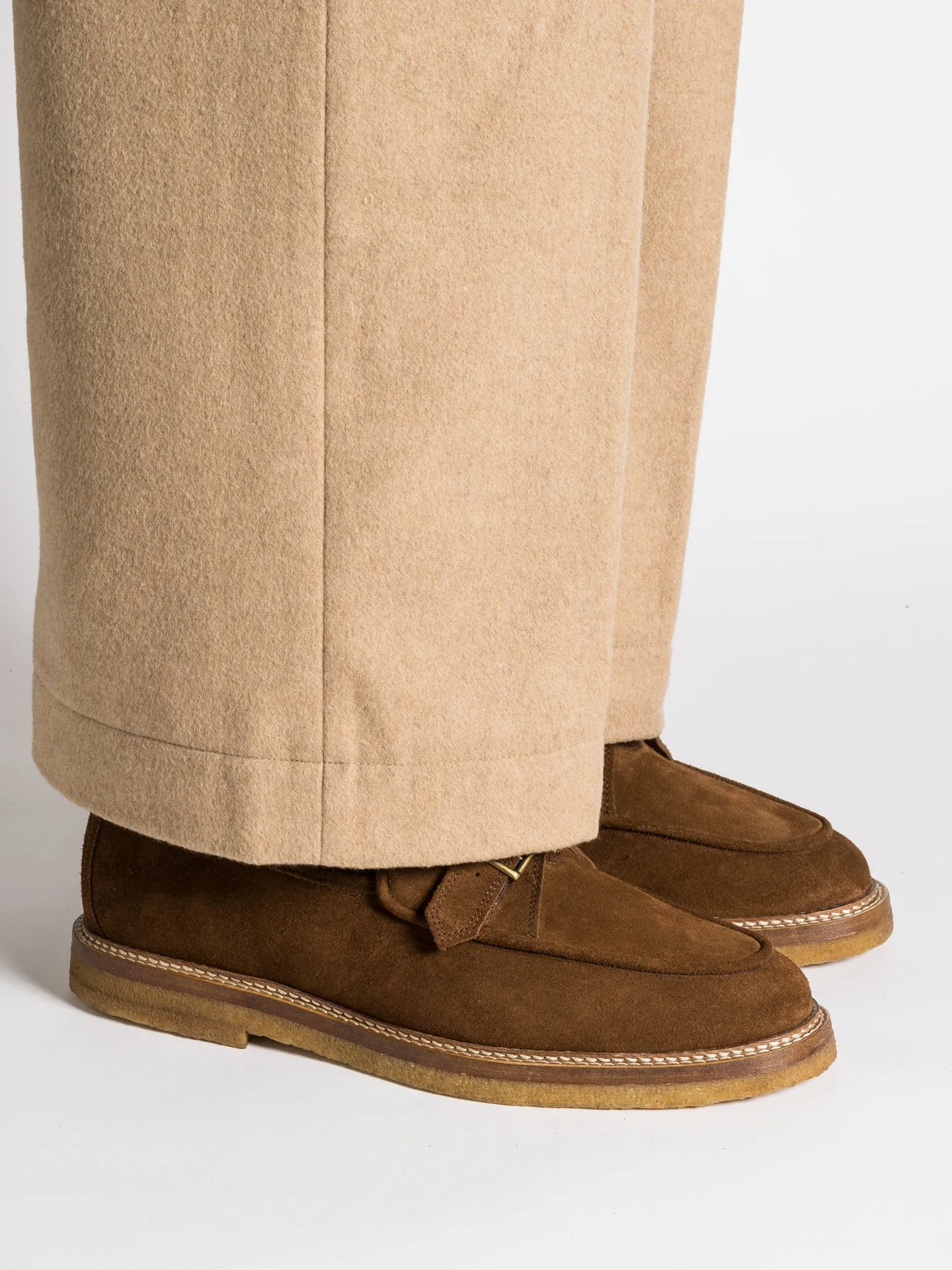 Sleek Texture Dress Shoes TOMMY BROWN