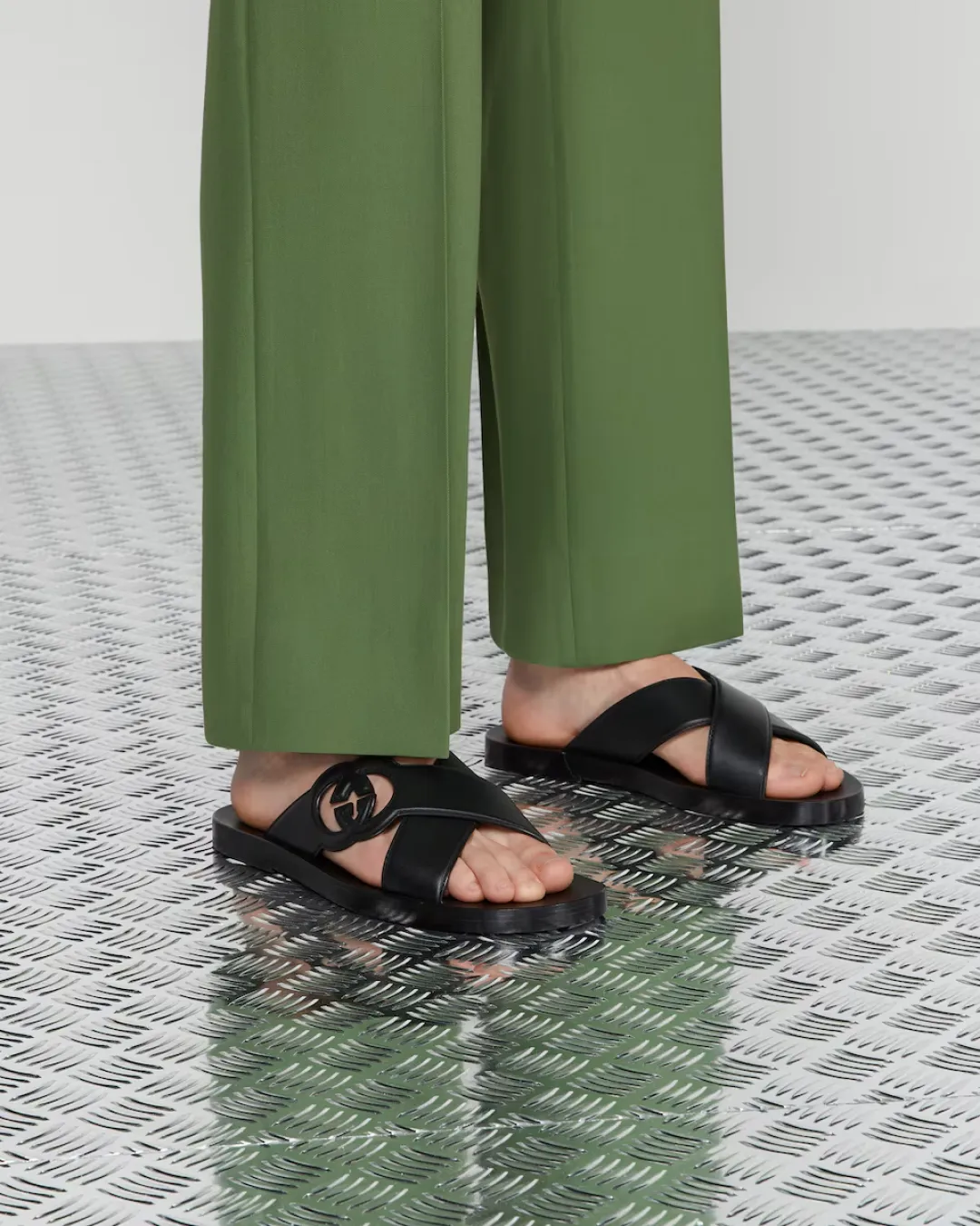 Gucci Men's Interlocking G Slide Sandal Ocean Walk Concert Mood