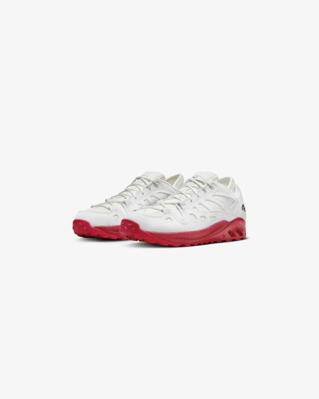 Fresh Tone Reinforced Nike ACG Air Exploraid Sneakers