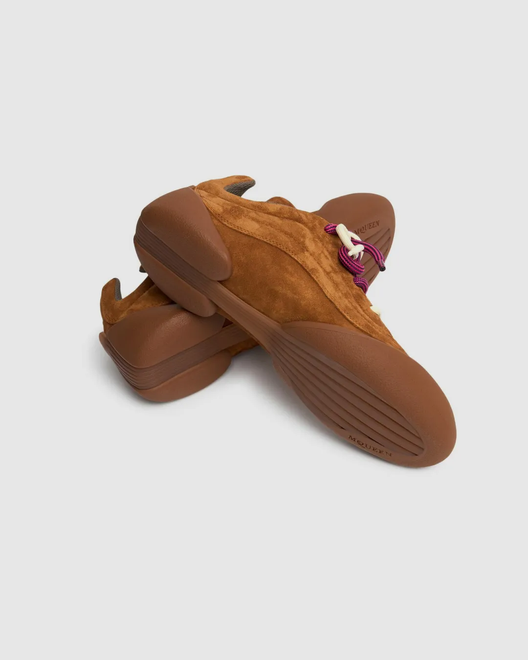 Alexander McQueen Flexion Sneaker Sand Move