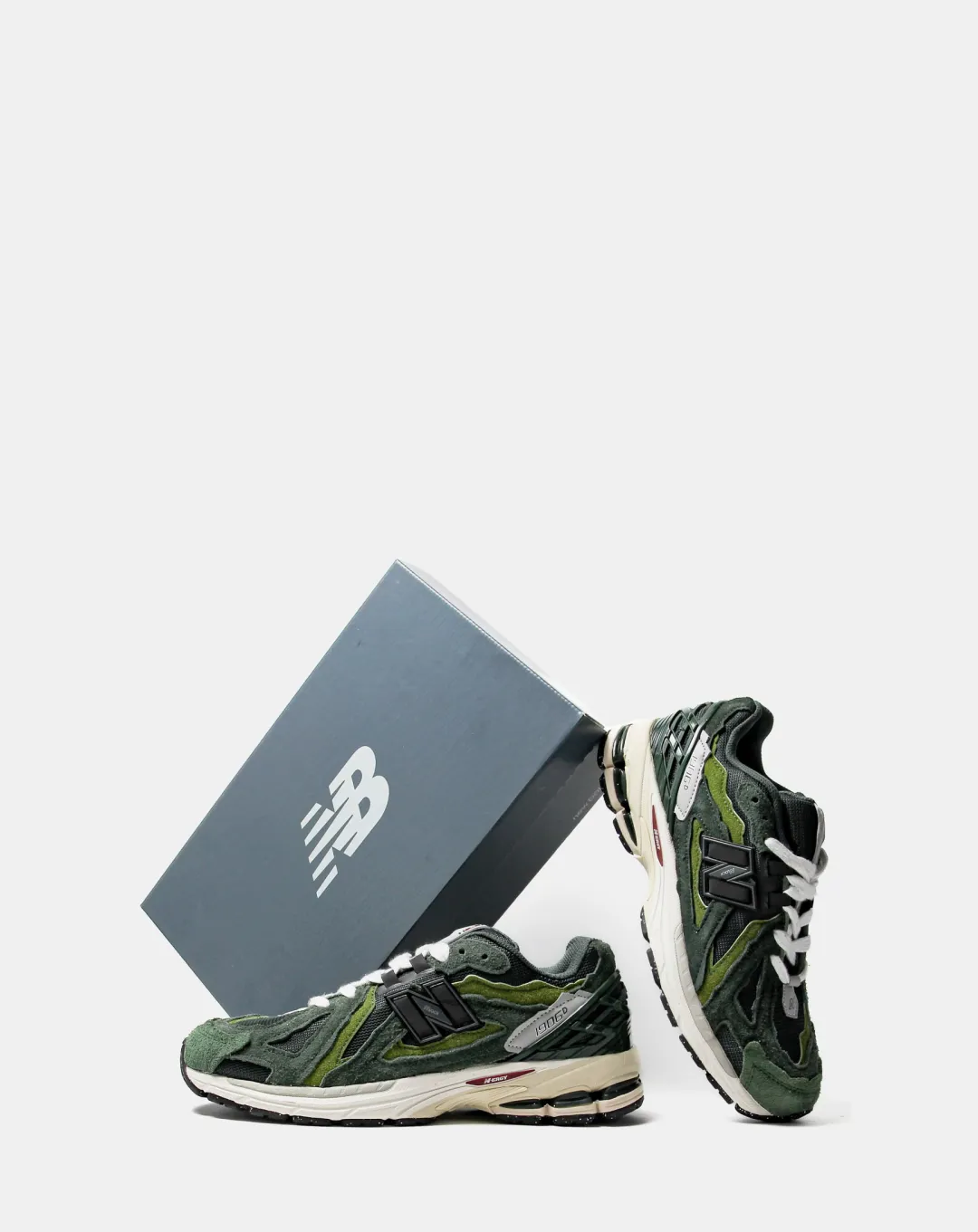 Versatile Outdoor New Balance 1906D "Protection Pack Green Olive Leather" Sneakers