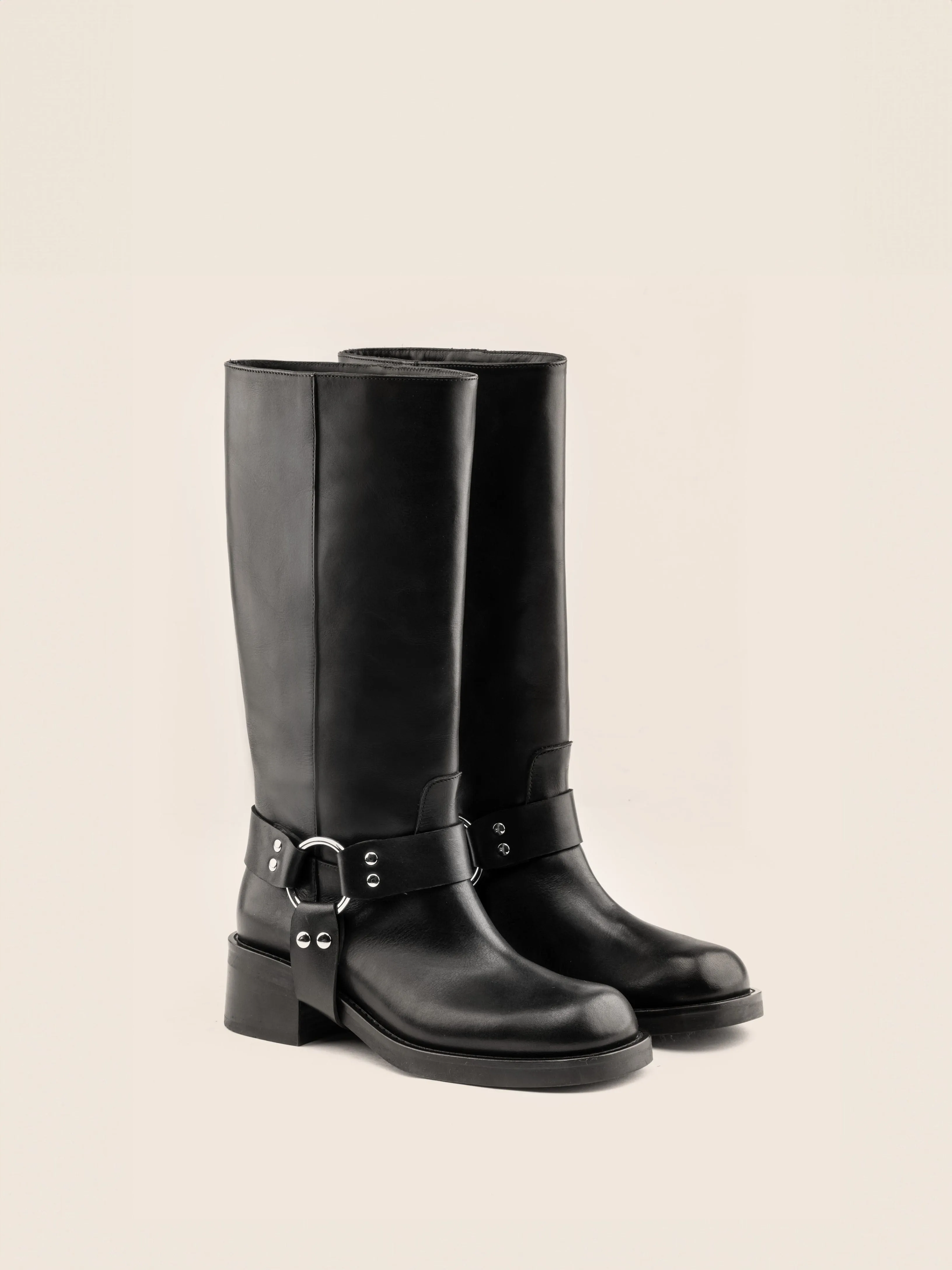 Comfortable toe box Lucca Black Boot