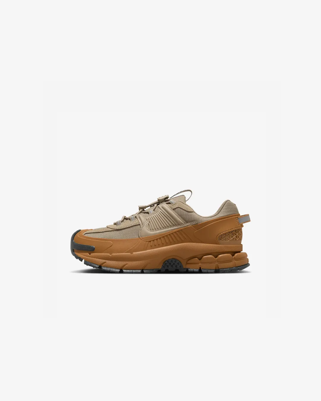 Nike Zoom Vomero 5 Roam Winterized Sneakers material Race day