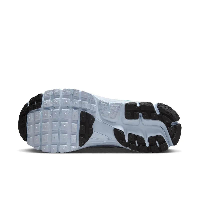 Play Hard W NIKE ZOOM VOMERO 5