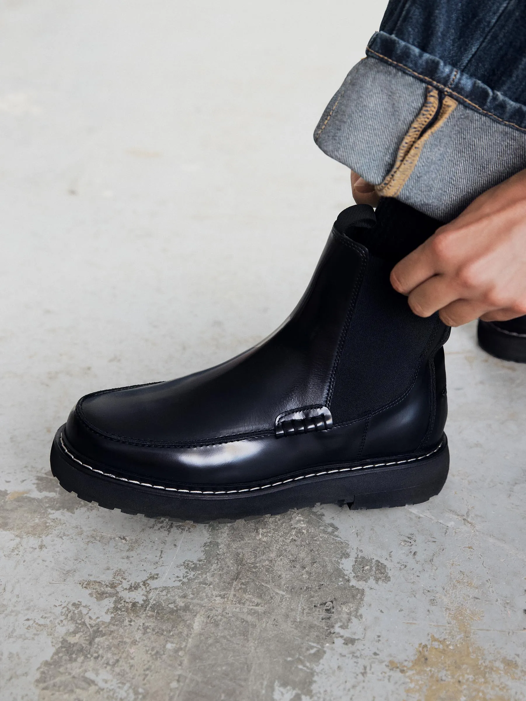 Lagoa Black Brushed Unlined Boot Rugged Protection