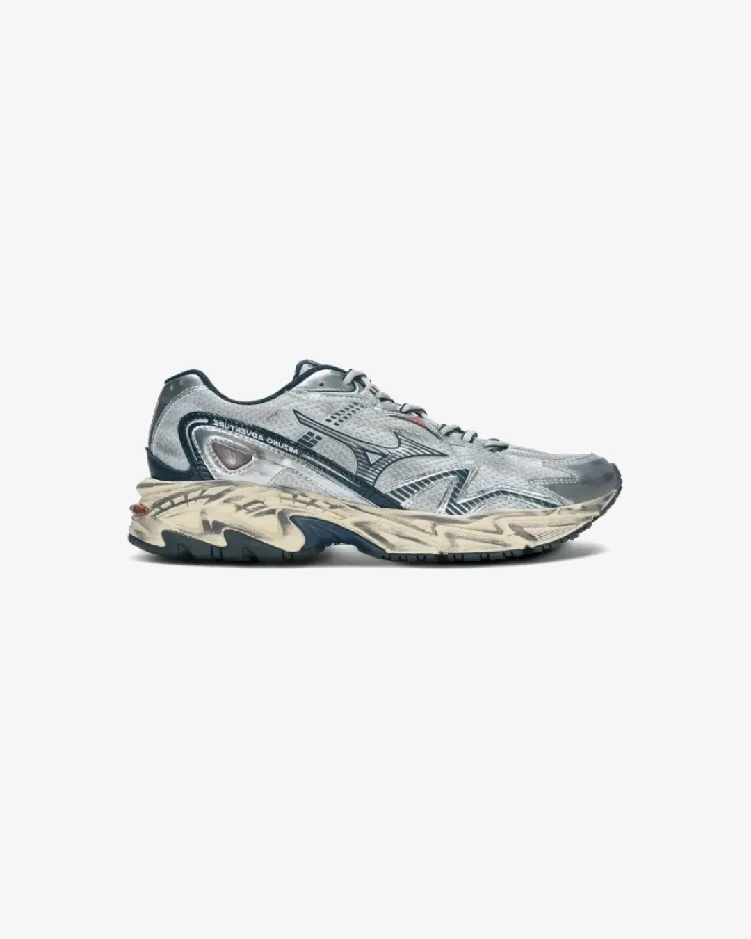 marathoning running gear Mizuno Adventure Silver Navy Sneakers