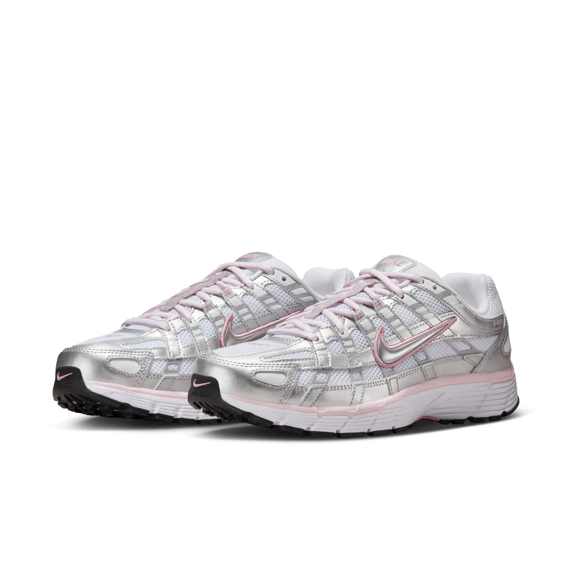 W NIKE P-6000 Posture aid Park Day