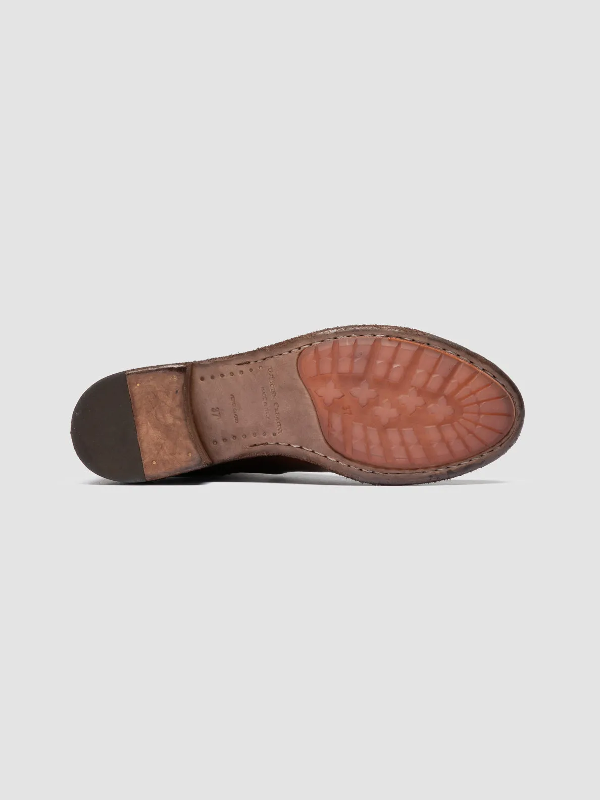 LISON 017 - Brown Leather Chelsea Boots lake walk