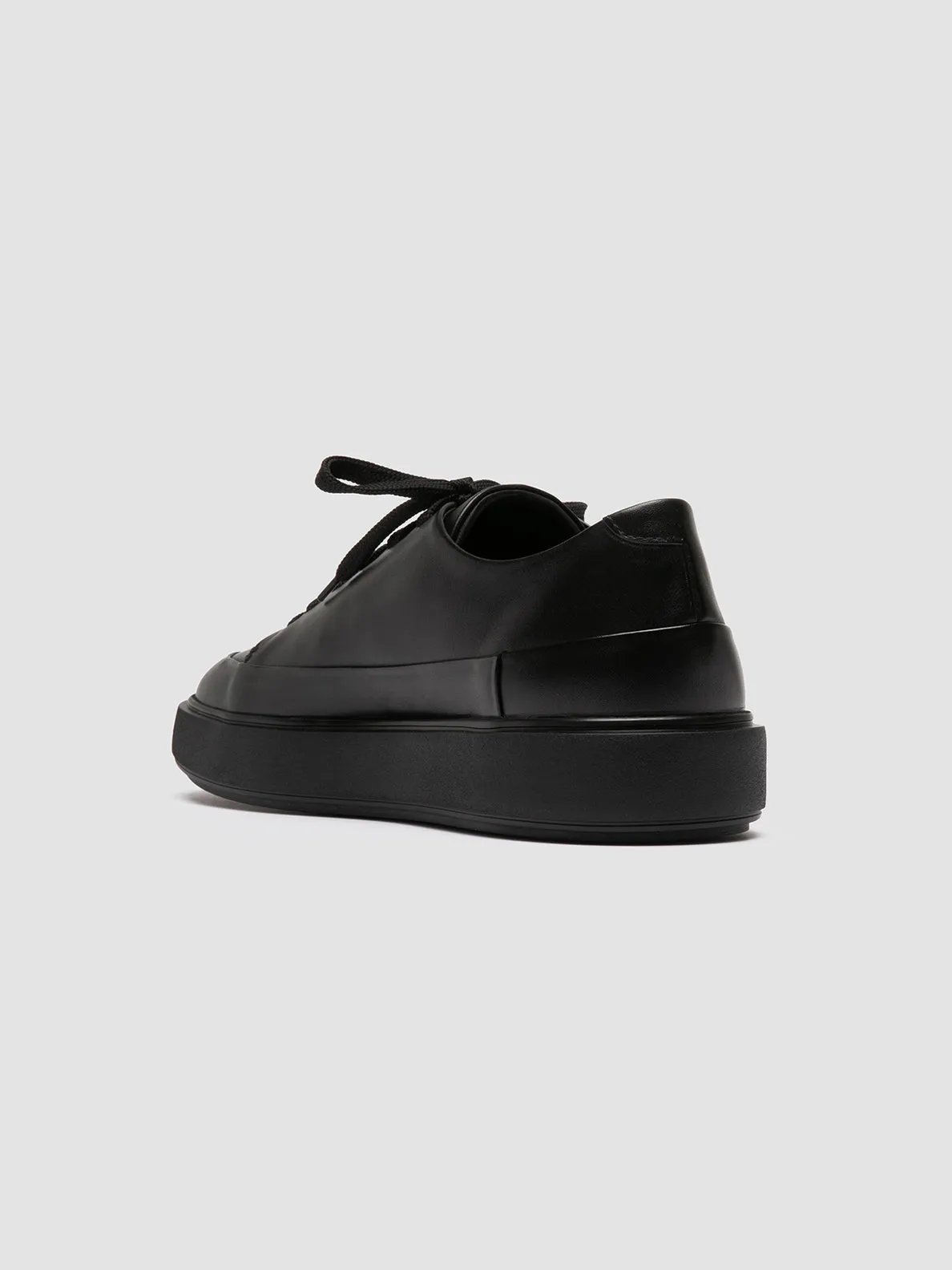 RELEASE 001 - Black Leather Sneakers workout mode Grip tech