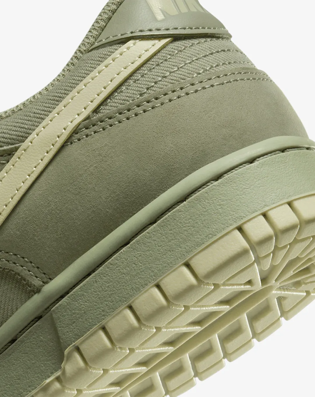 Nike SB Dunk Low 'Premium Oil Green' Sneakers Neutral Base Comfort Shank