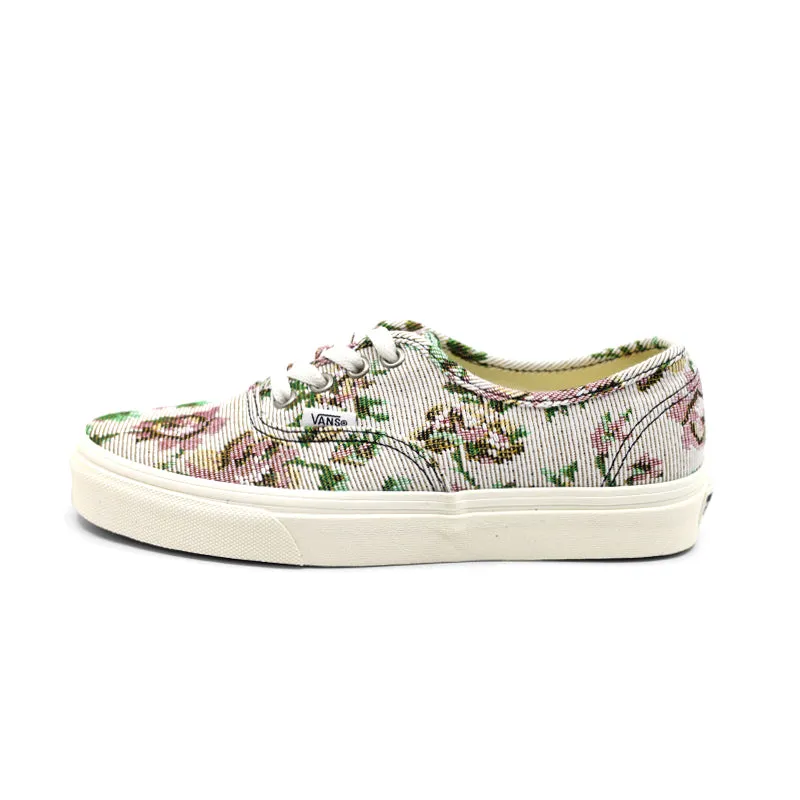 party - goer Urban AUTHENTIC