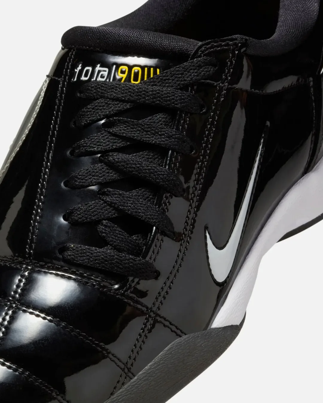 Bold Tone Nike Total 90 III  Black Sneakers