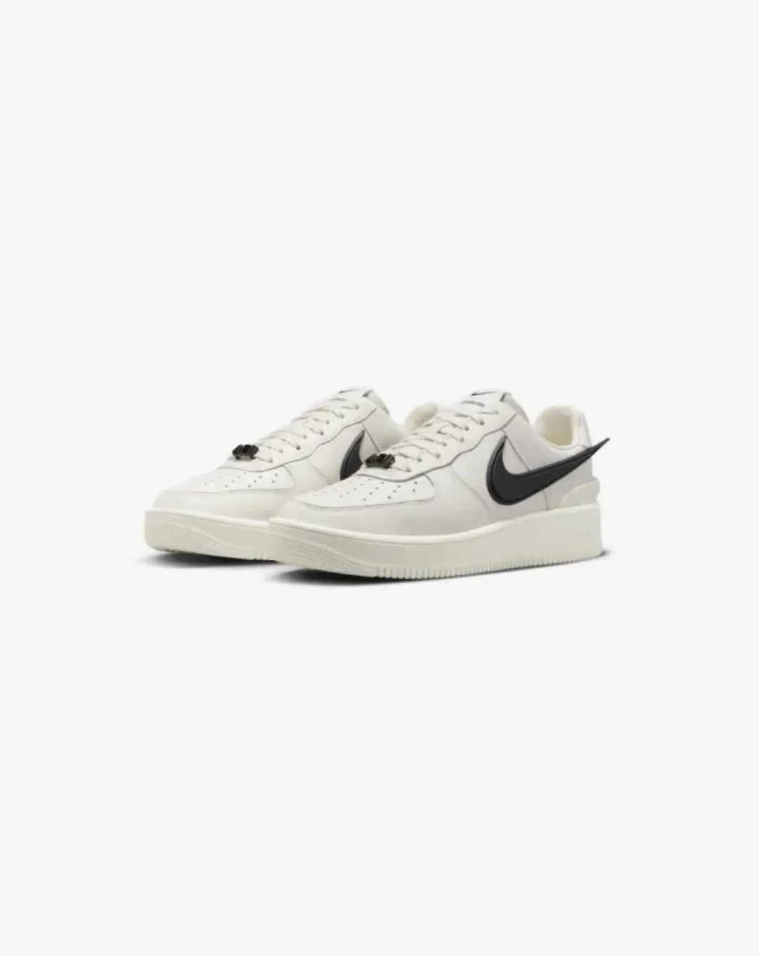 running in mountains Elegant Finish Nike AF1 Ambush white Sneakers