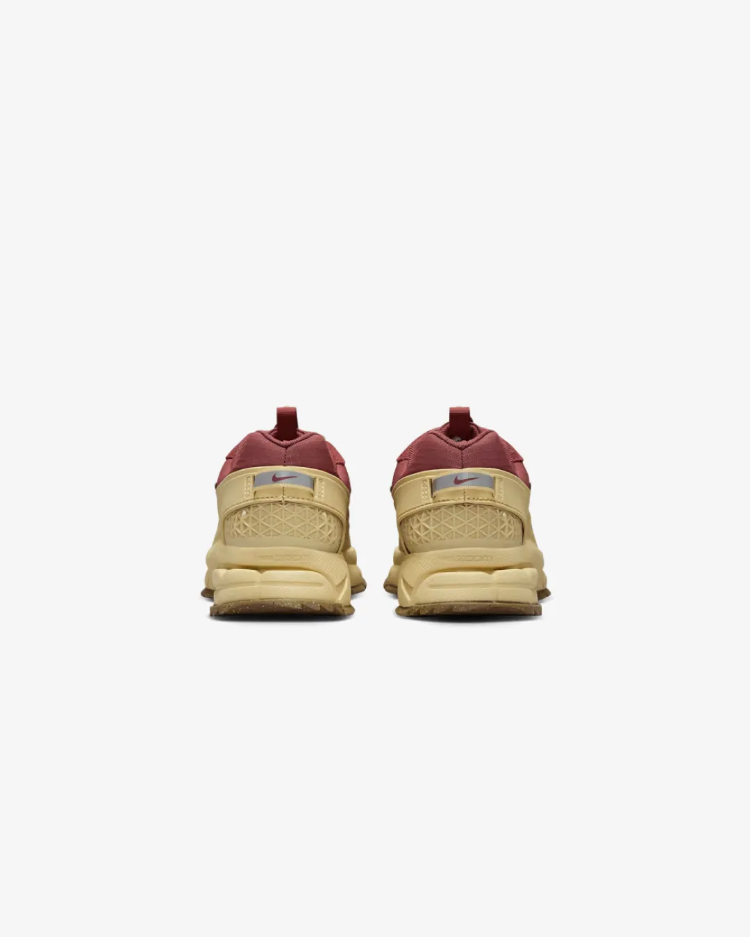 heel cup Boat Walk Nike Zoom Vomero 5 Roam ??Red Team Gold?? Sneakers