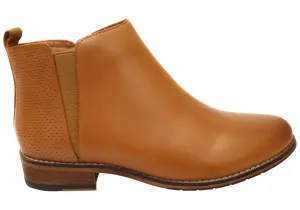 Camera Look Florsheim Womens Comfortable Leather Mel Plain Toe Zip Boots
