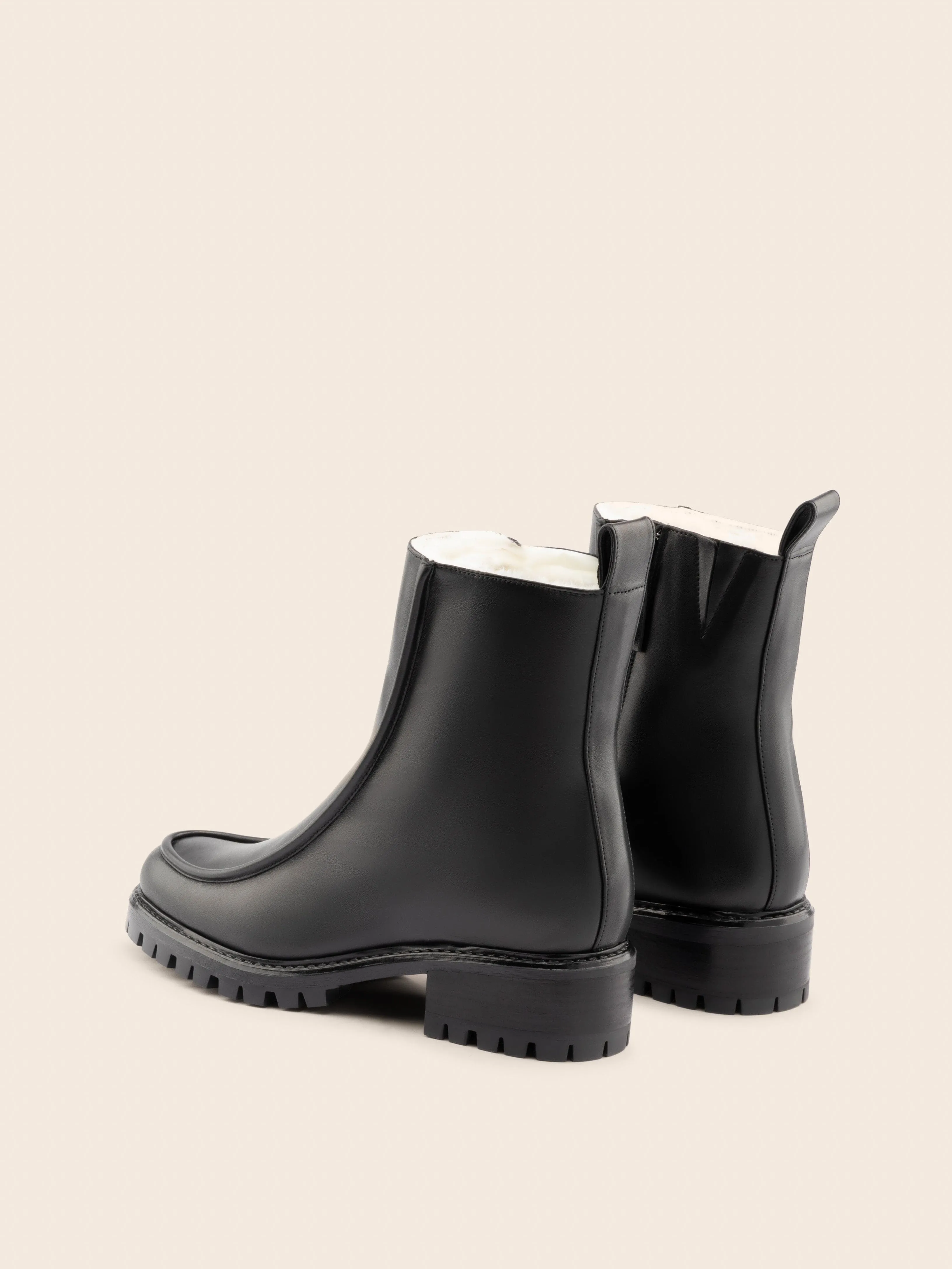 Transitional Look Vigo Black Lined Boot