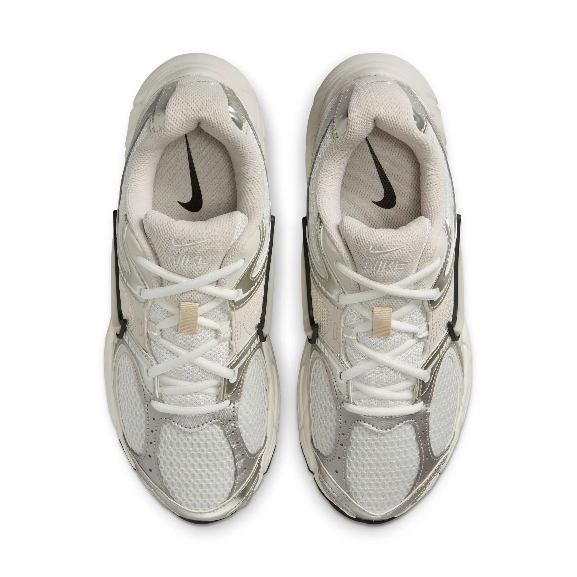 W NIKE V5 RNR Year Trust