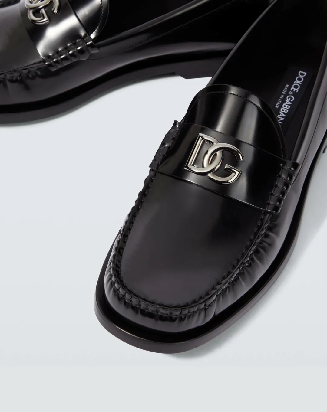 Dolce &amp; Gabbana Logo-Plaque Leather Loafers running in a savannah area shoes