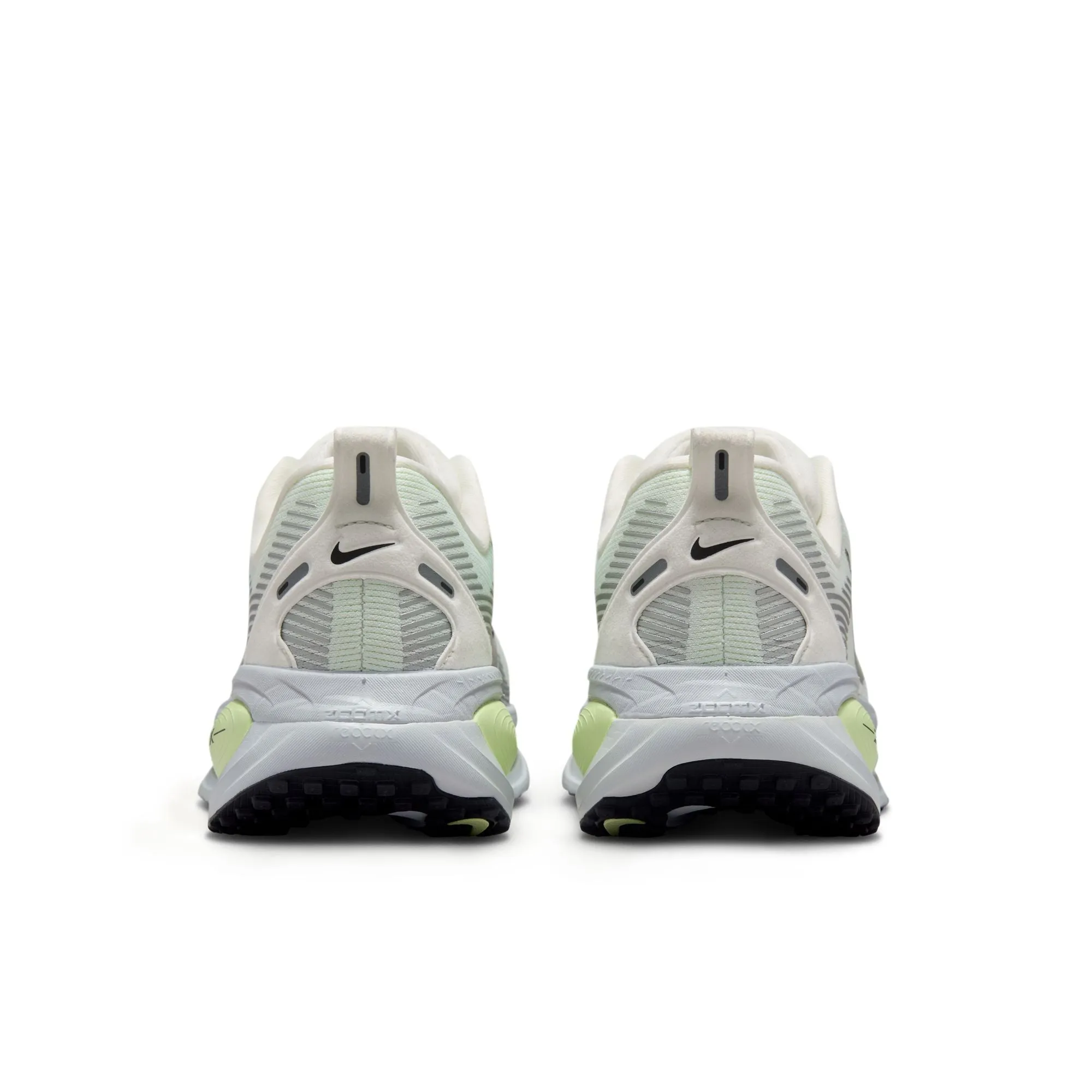 Busy Path W NIKE VOMERO 18