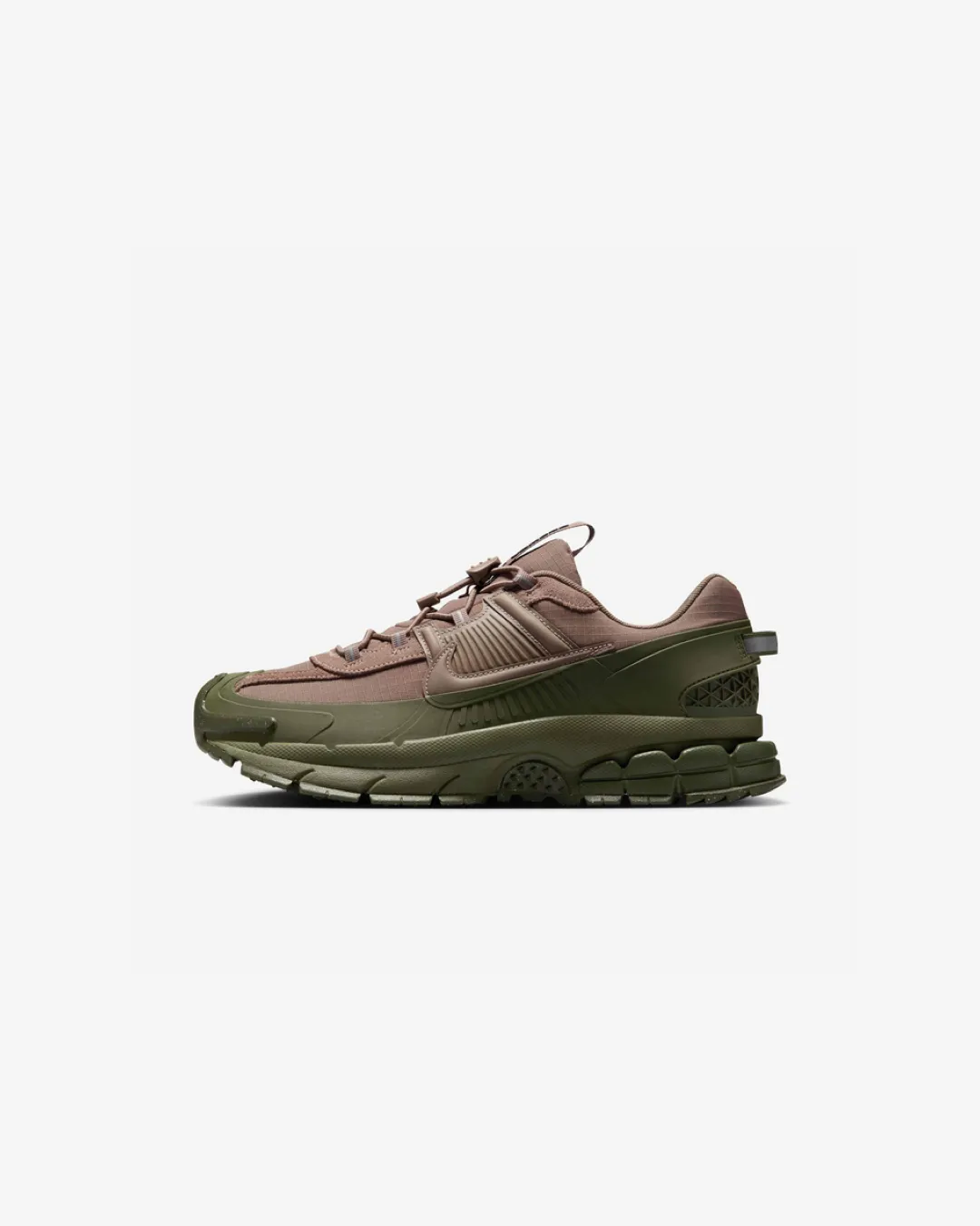 running for a way to stay involved in sports Nike Zoom Vomero 5 Roam 'Brown' Sneakers