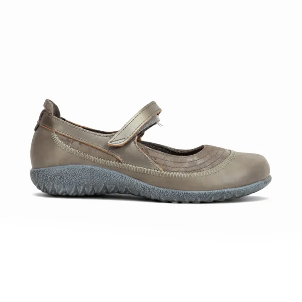 Kirei  (11042) - Grey Marble Suede Fitted Design Retro-inspired performance