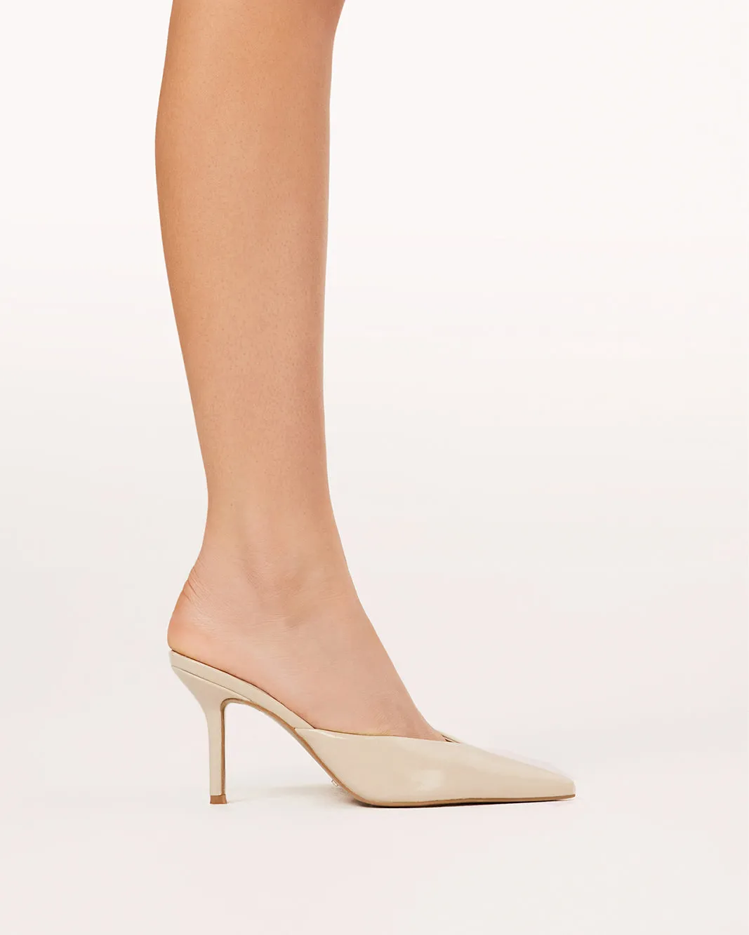 KAREY - OYSTER SHINE Pointed Pumps