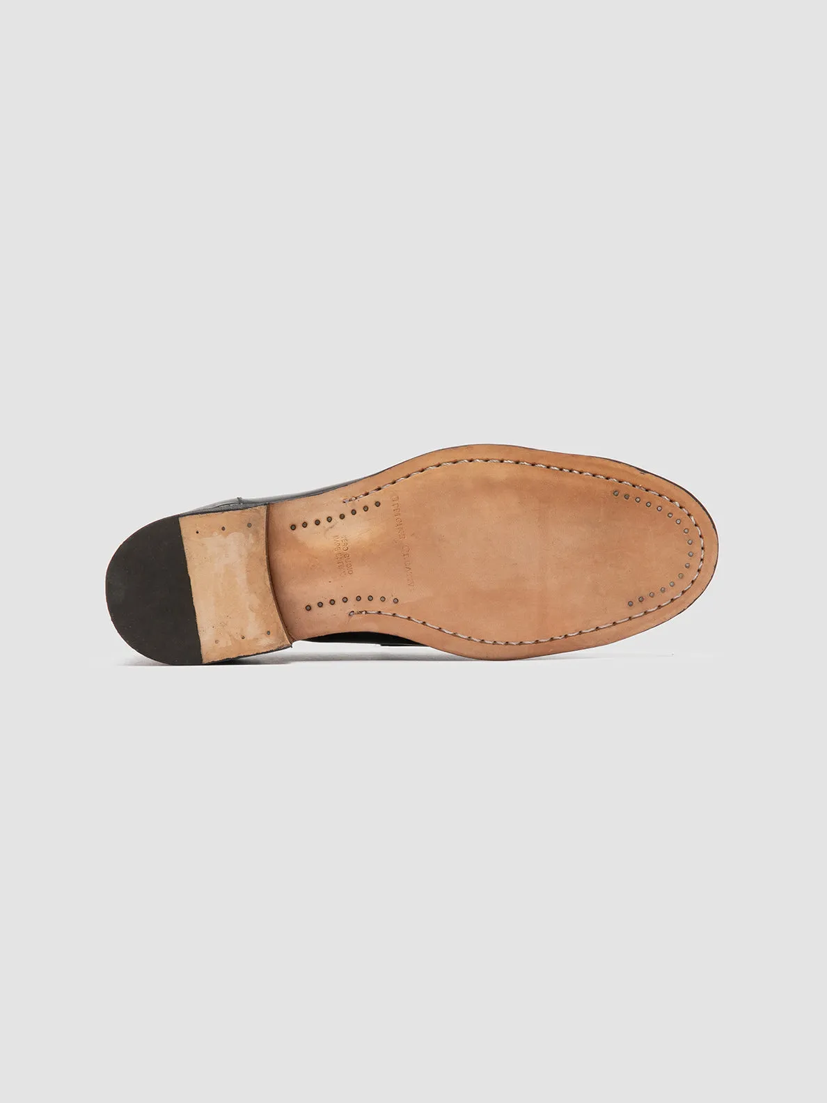 Flexible Outsole Soccer Field SOLITUDE 001 - Black Leather Penny Loafers