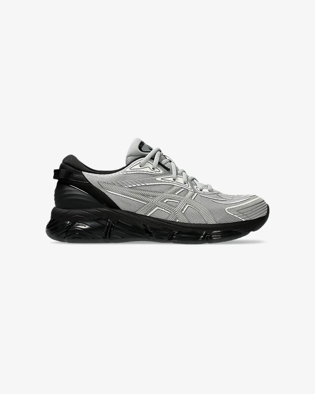 running strength training running in a metal bridge area shoes Triple CP x ASICS GEL-Quantum 360 Sneakers
