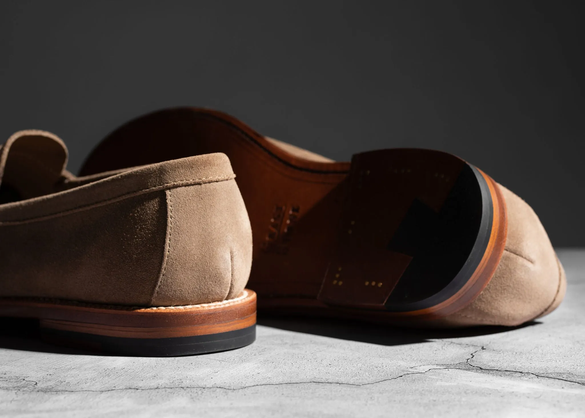 Unlined Traveler Penny Sand Suede Narrow Fit Clear Guard