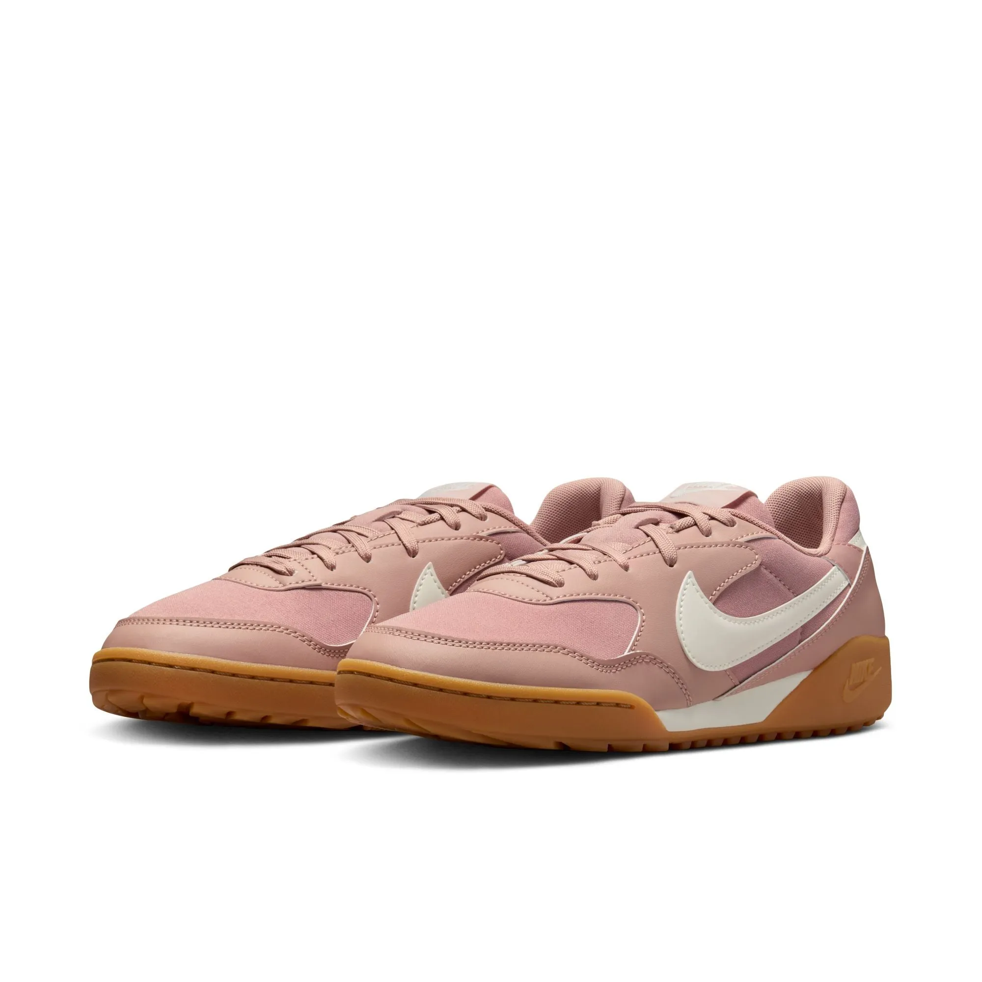 W NIKE TERRA MANTA Leather Upper Celebrity Vibe