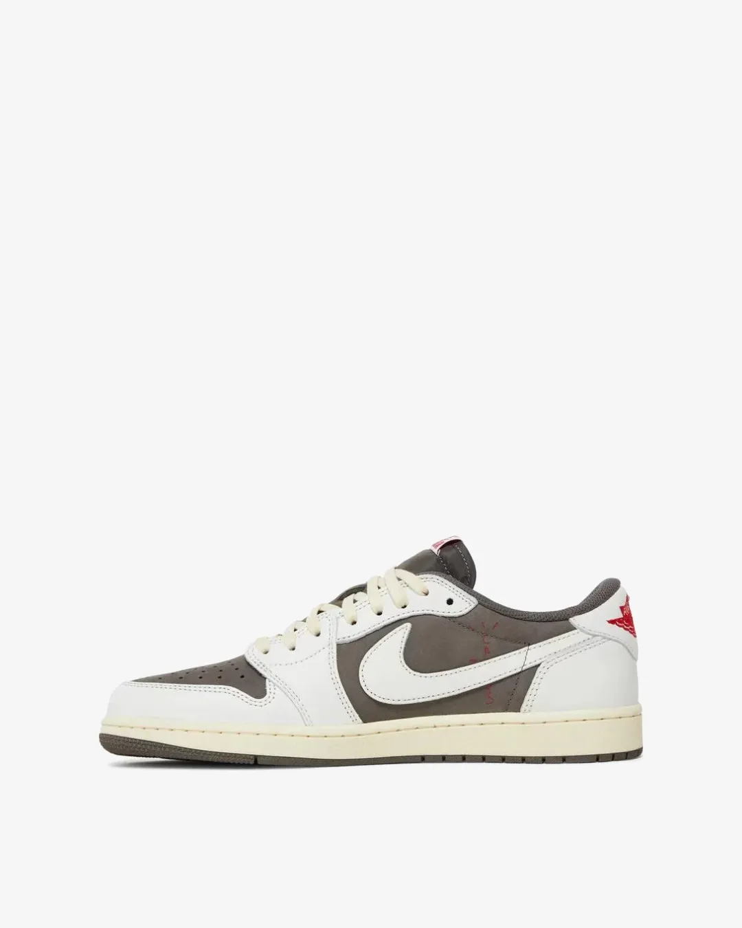Family Time Pose Ready Air Jordan 1 Retro Low OG SP Travis Scott Reverse Mocha Sneakers