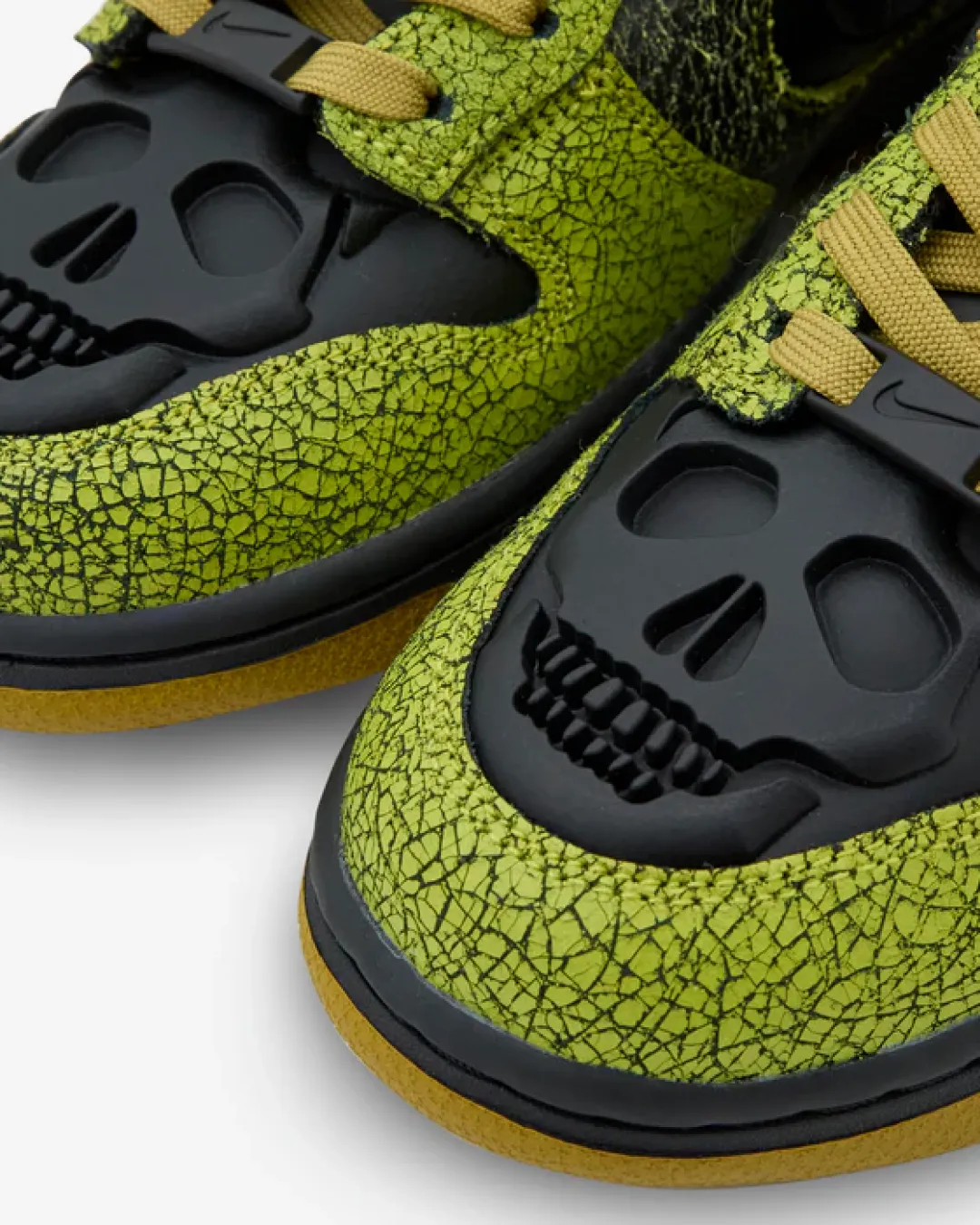 city running gear Nike Dunk Low Pro "Halloween Bright Cactus" Sneakers