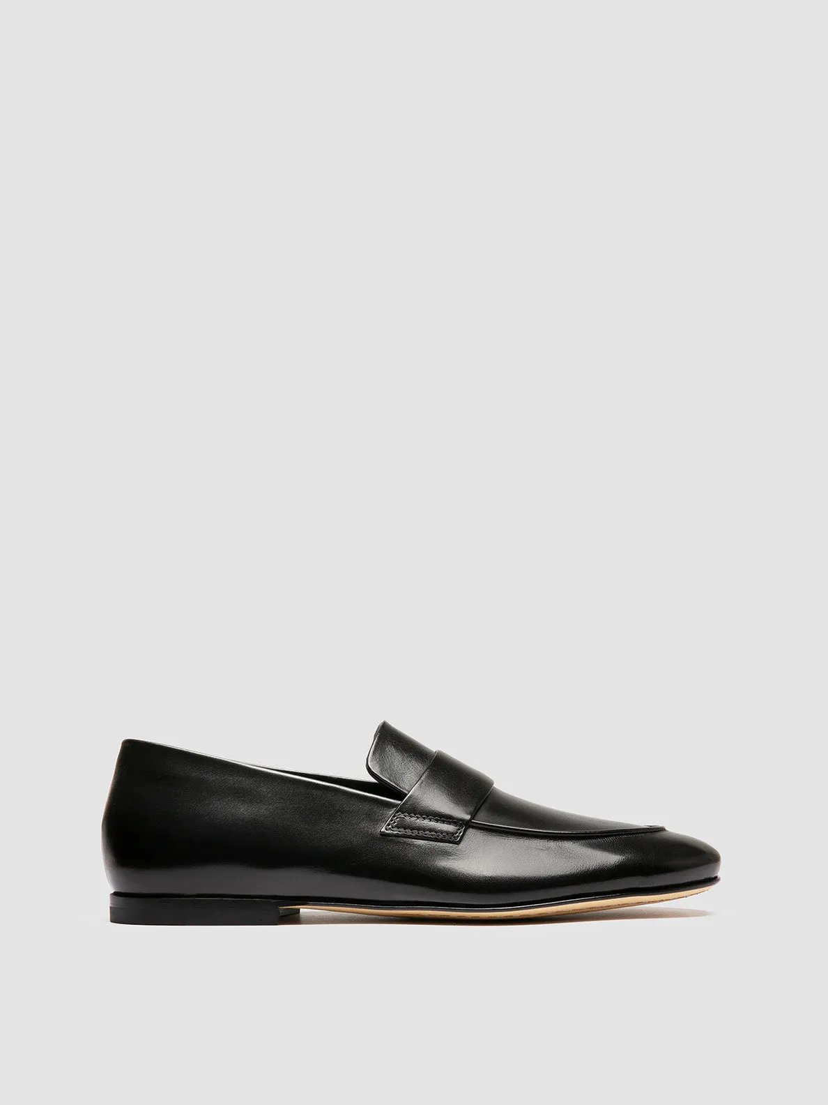Streamlined silhouette Urban Run AIRTO 001 - Black Leather Penny Loafers
