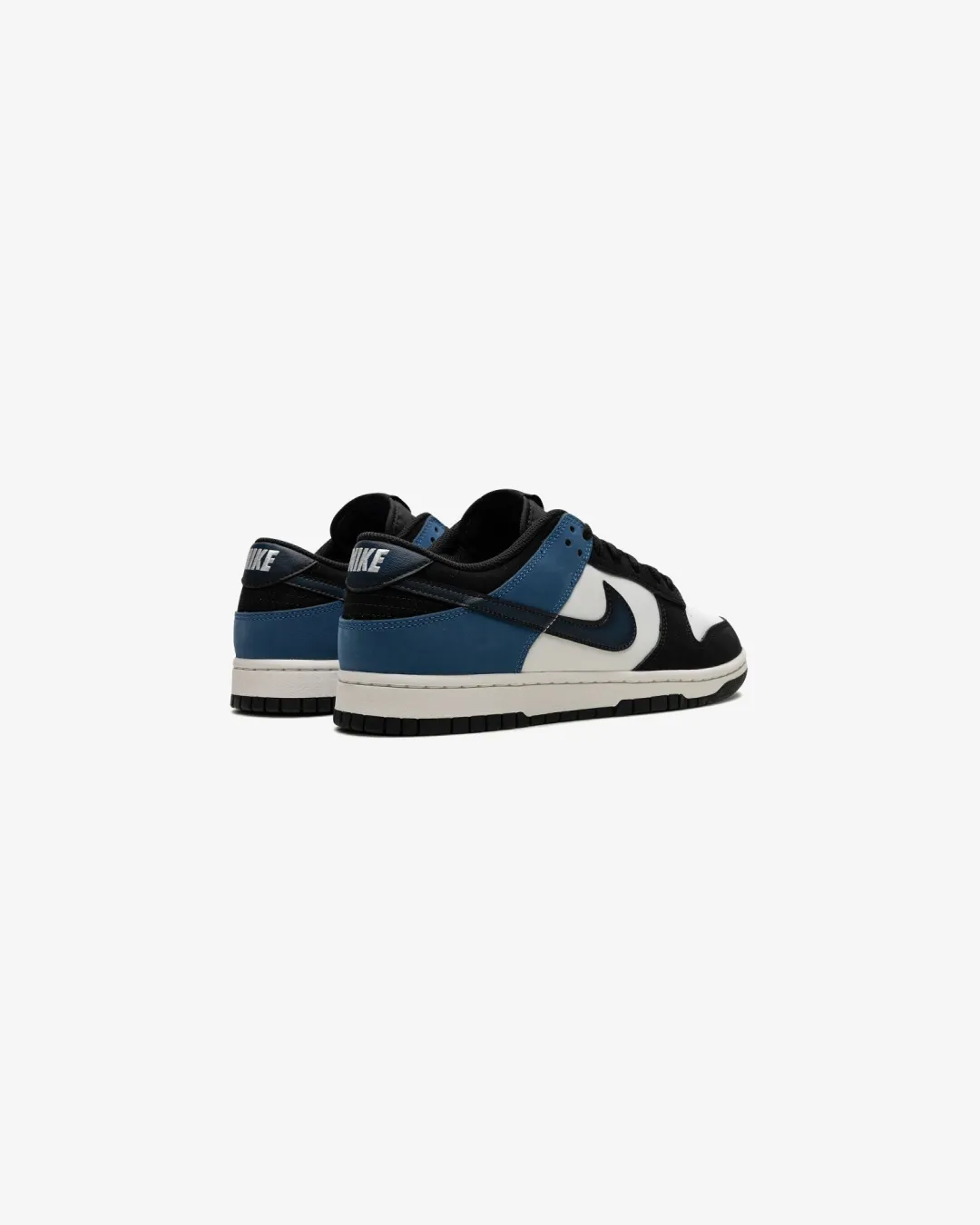 Nike SB Dunk Low "Industrial Blue" Sneakers Coastal vibe
