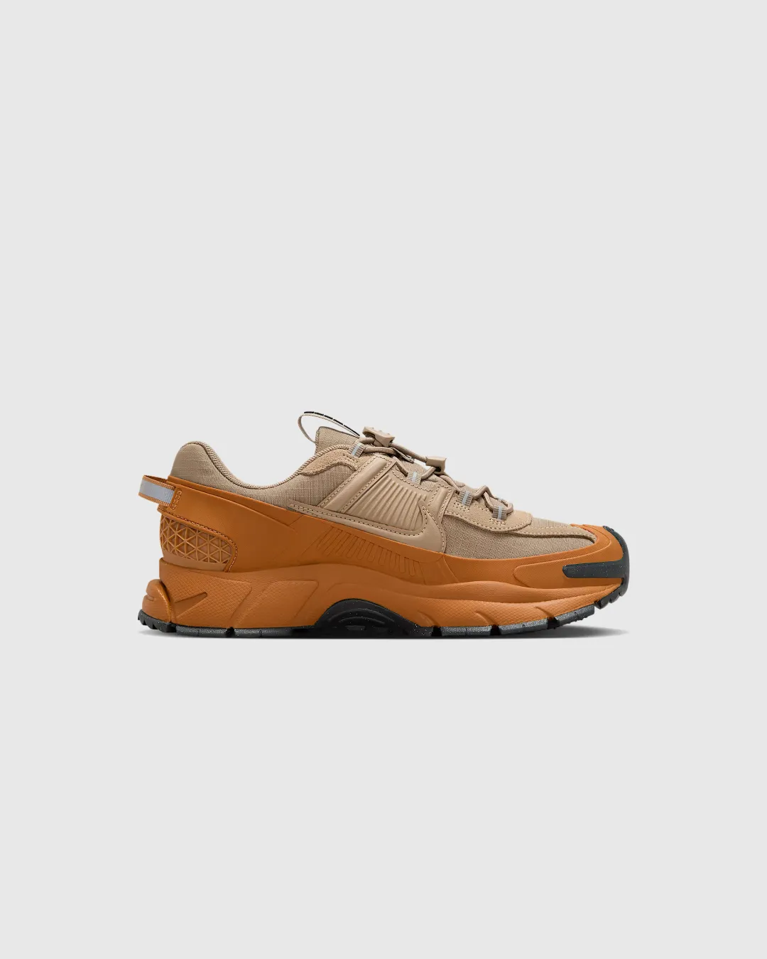 Responsive sole high - cut running gear Nike Zoom Vomero Roam "Flax/Anthracite/University Gold/Khaki" Sneakers