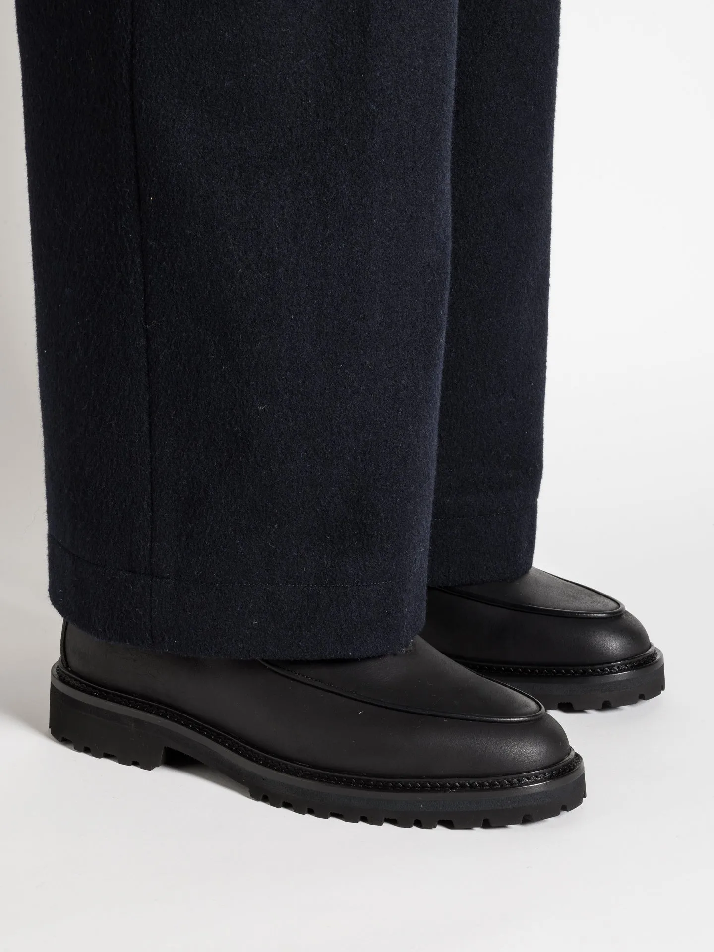 Stylish Daily Outfit Timeless Appeal FLEURUS BLACK OILED